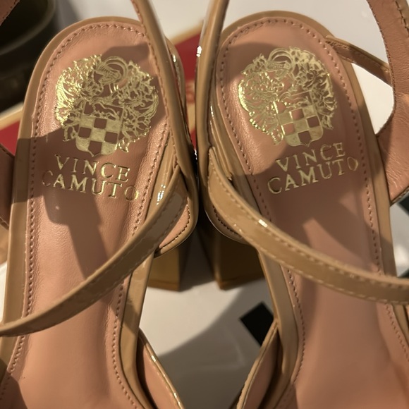 NWT Brand new, never worn Vince Camuto heels - Picture 4 of 5